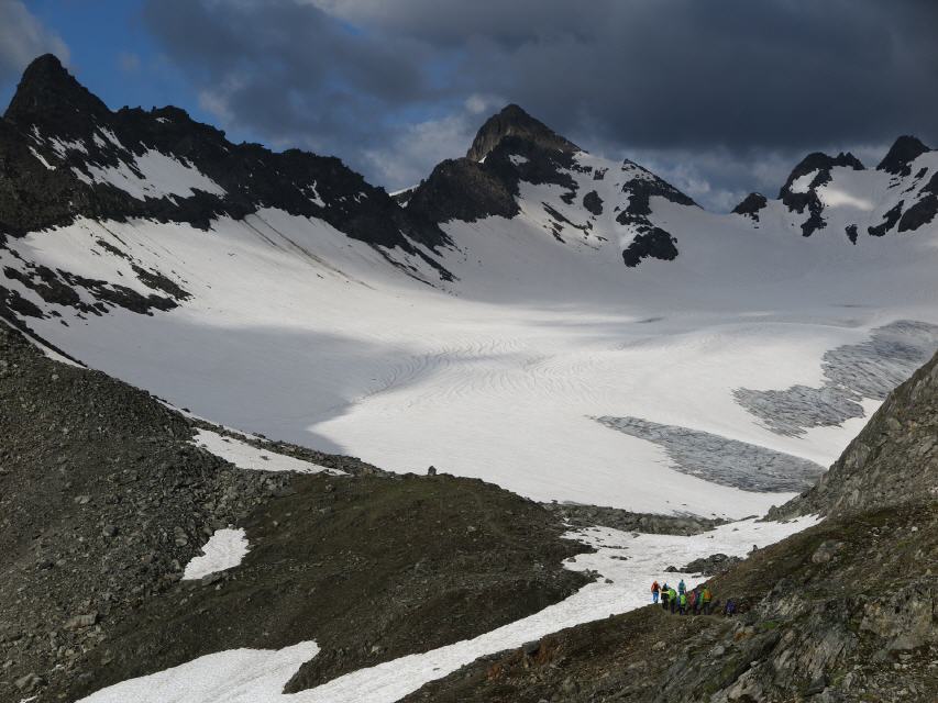 Hochalpine Umgebung der Cavardirashütte SAC